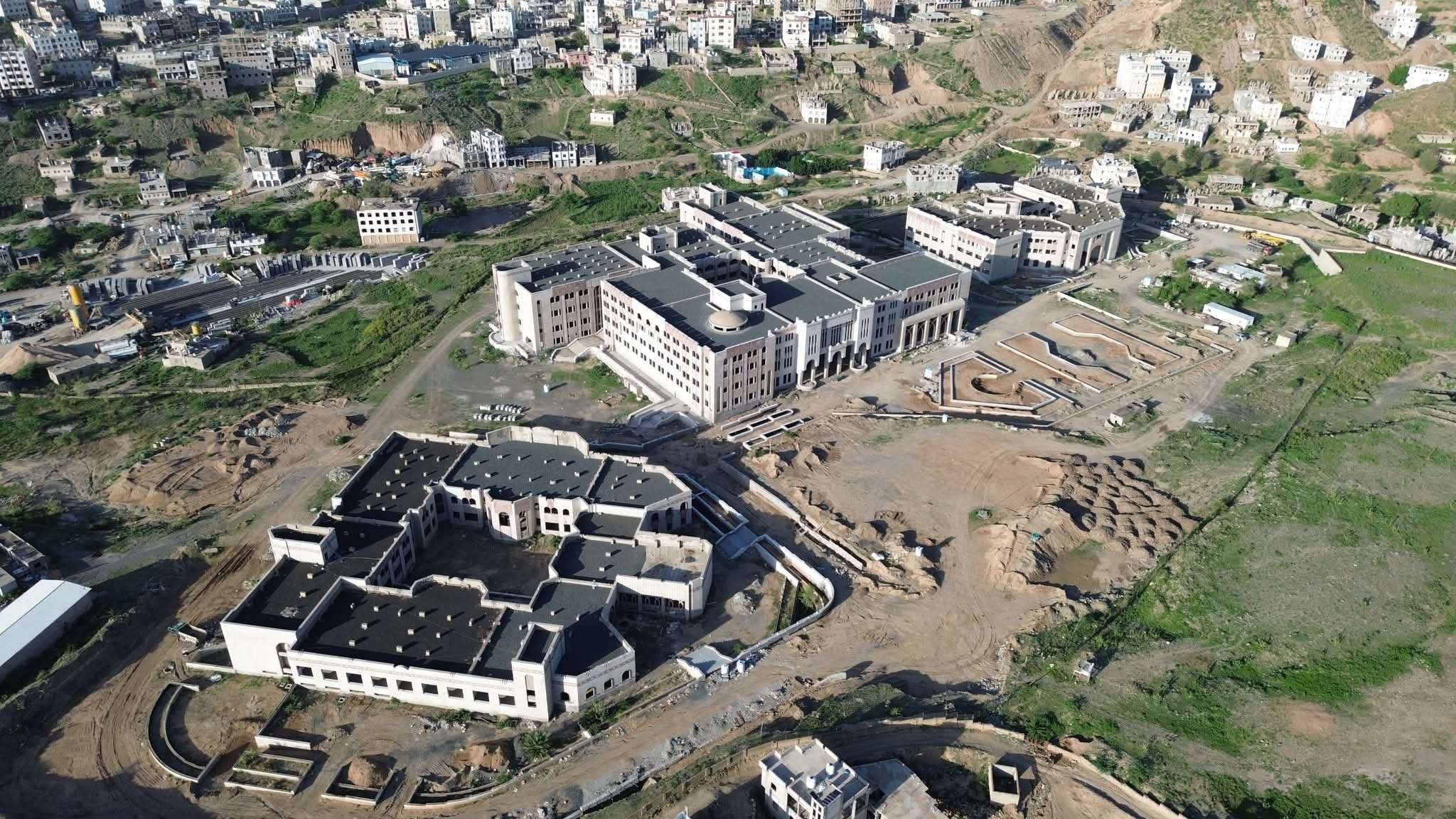 تقدم متسارع في مشروع إنشاء 3 كليات طبية بجامعة تعز لتعزيز التعليم الصحي في اليمن