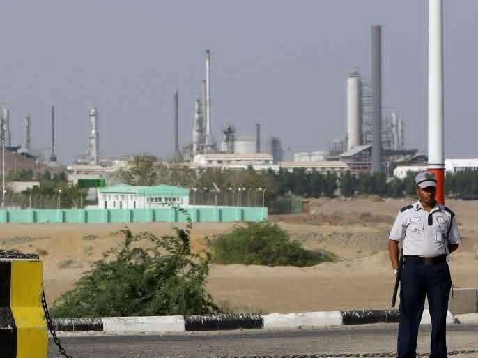 مباحثات لإعادة تشغيل مصافي عدن بعد 11 عاماً من التوقف مباحثات لإعادة تشغيل مصافي عدن بعد 11 عاماً من التوقف