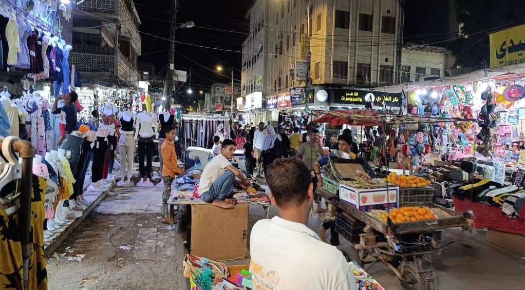 مسلح يطلق النار داخل اشهر سوق بعدن