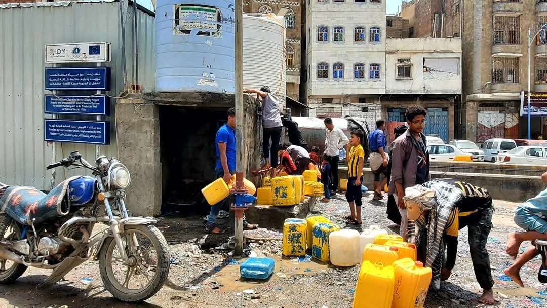 صورة وتعليق من مدينة تعز: المياة متاحة للمواطنين مجددآ