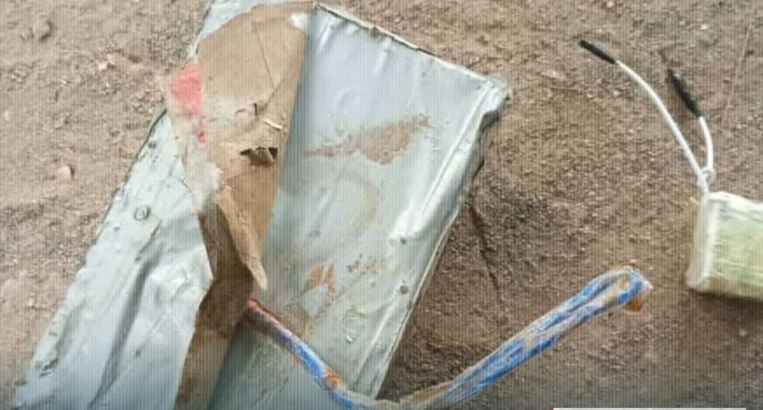 أمن أبين ينجح في تفكيك عبوة ناسفة زرعتها جماعة الحو ثي أمن أبين ينجح في تفكيك عبوة ناسفة زرعتها جماعة الحو ثي