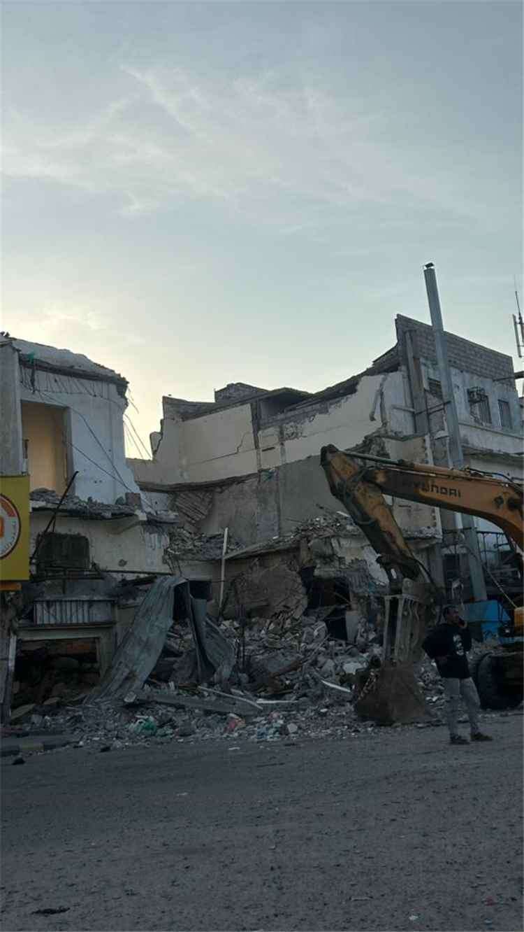 خطر يهدد السكان في خورمكسر&hellip; هدم منزل يتحول إلى كابوس يومي