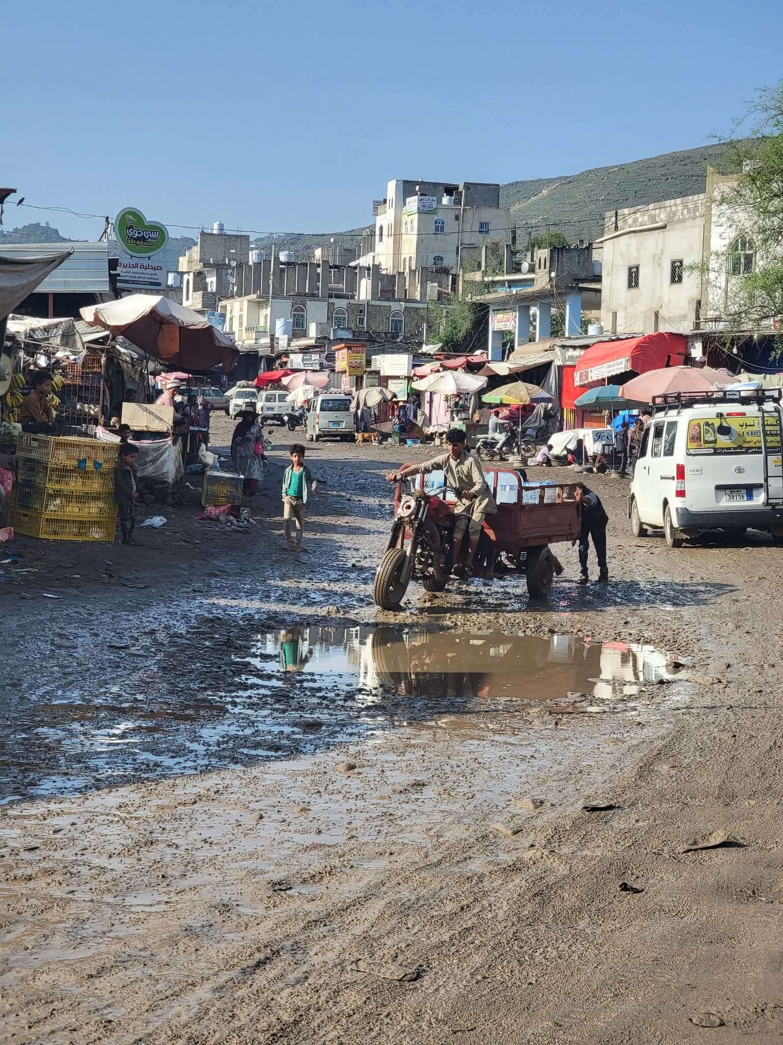 مطالبات بإعادة تأهيل طريق سوق شهير في جبل حبشي