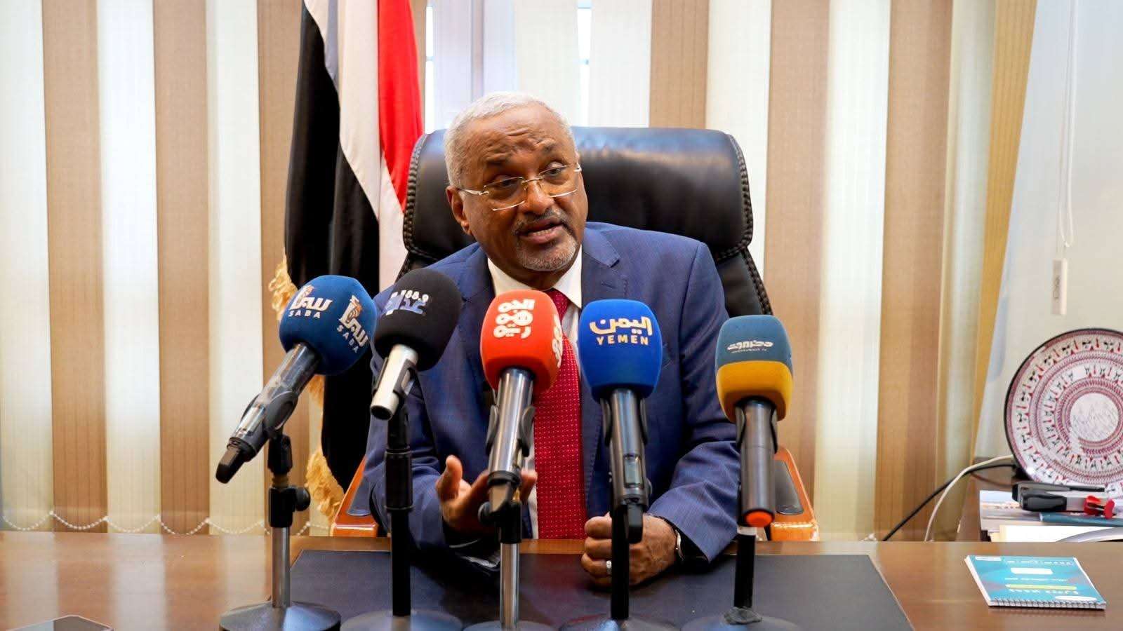 عبدالرقيب فتح يشيد بجهود وزارة الإدارة المحلية لتعزيز دور السلطات وتمكينها من أداء مهامها