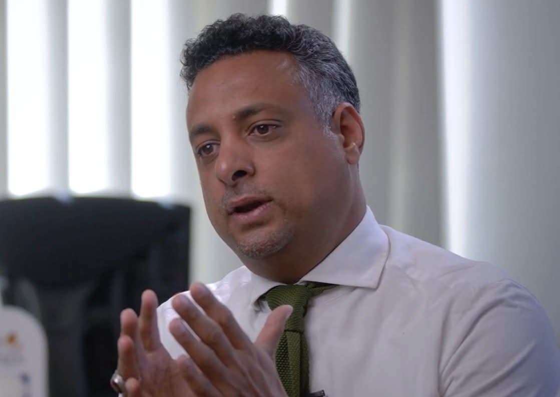 عبدالملك المخلافي يتحدث عن اغتيال وسام قائد بعدن عبدالملك المخلافي يتحدث عن اغتيال وسام قائد بعدن