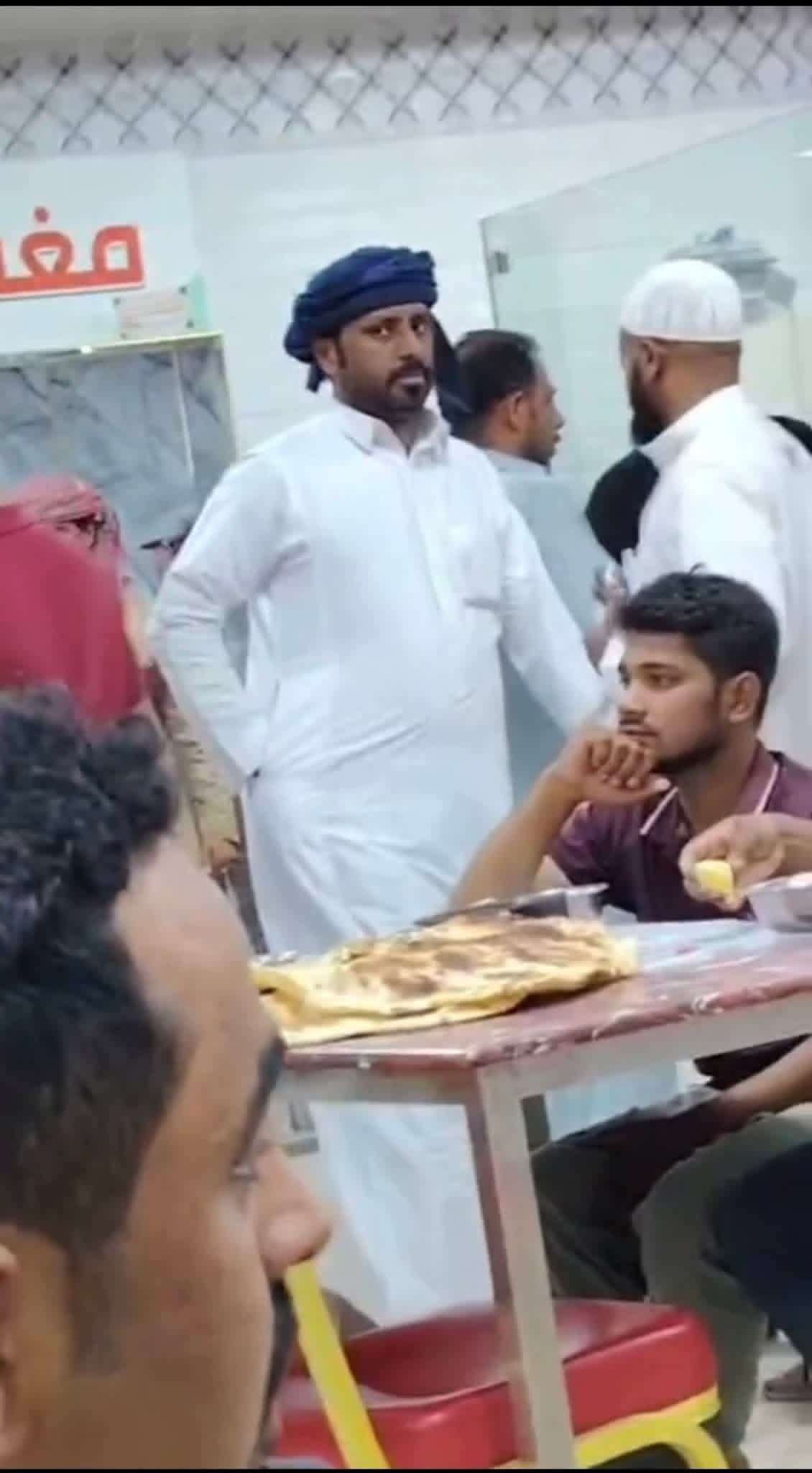 جدل واسع عقب ظهور بن حبريش داخل مطعم في السعودية