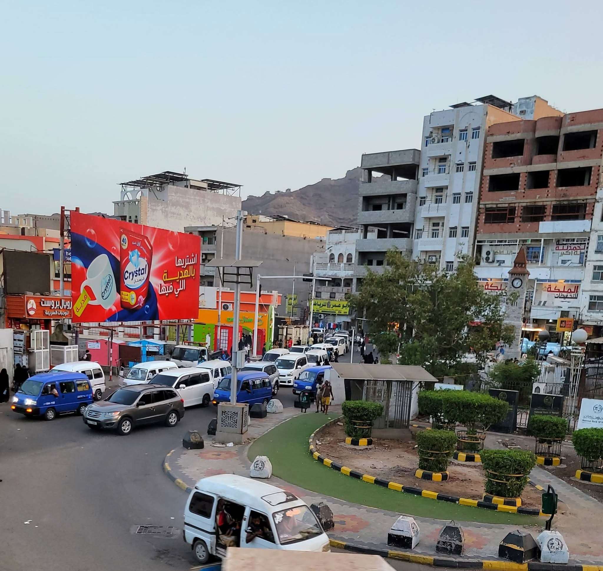 إصابة طفلة بحادث دهس أمام عدن مول ونقلها للعناية المركزة