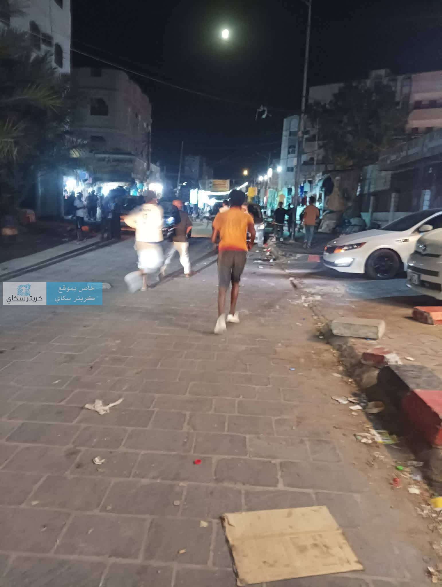شاهد اول الصور لعراك بين مهاجرين إثيوبيين وصوماليين في الشيخ عثمان بعدن شاهد اول الصور لعراك بين مهاجرين إثيوبيين وصوماليين في الشيخ عثمان بعدن