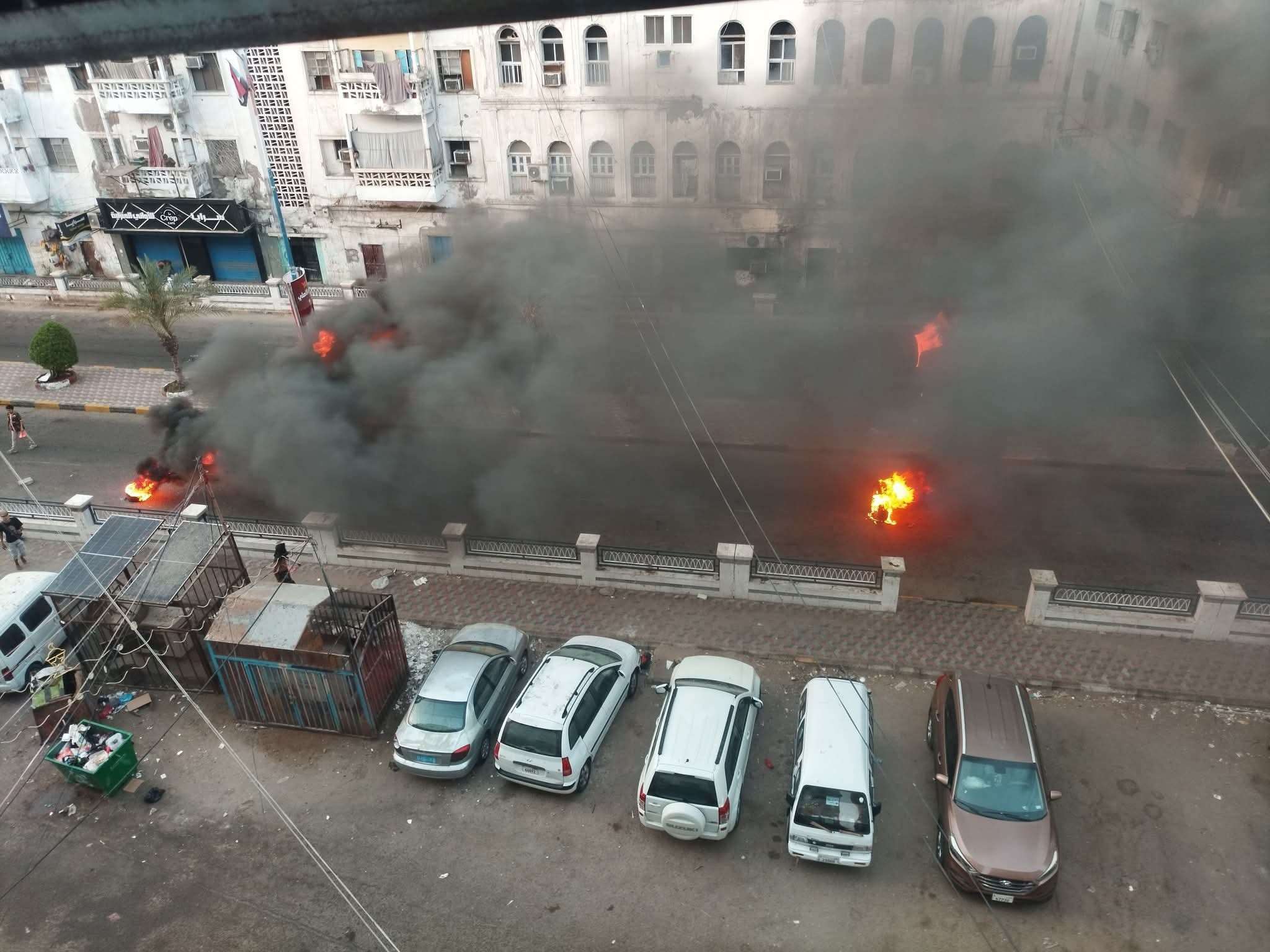 عاجل :المعلا تشتعل بالاحتجاجات(صورة)