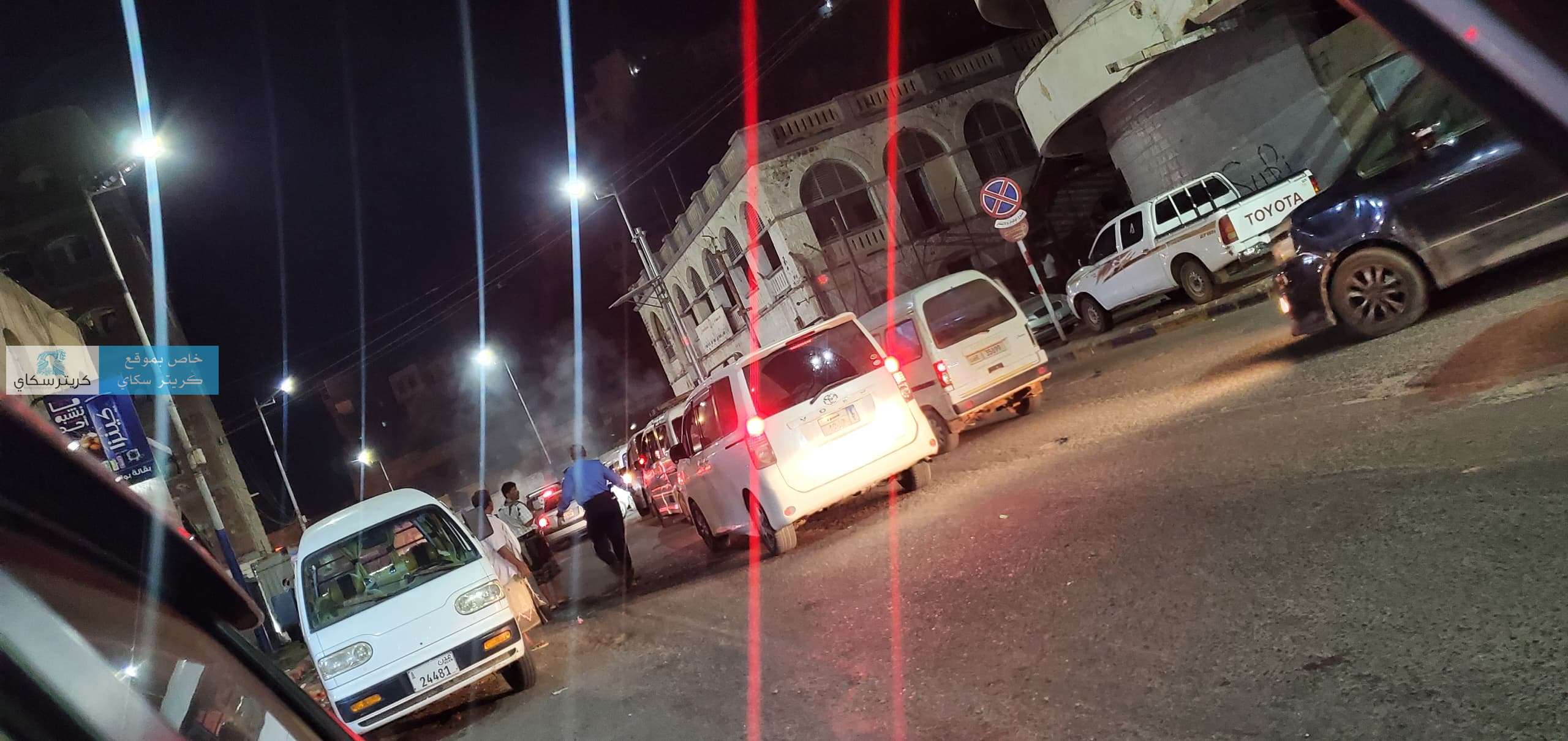 عاجل:محتجون يقطعون طريق رئيسي بالتواهي والشرطة تتحرك(صور)