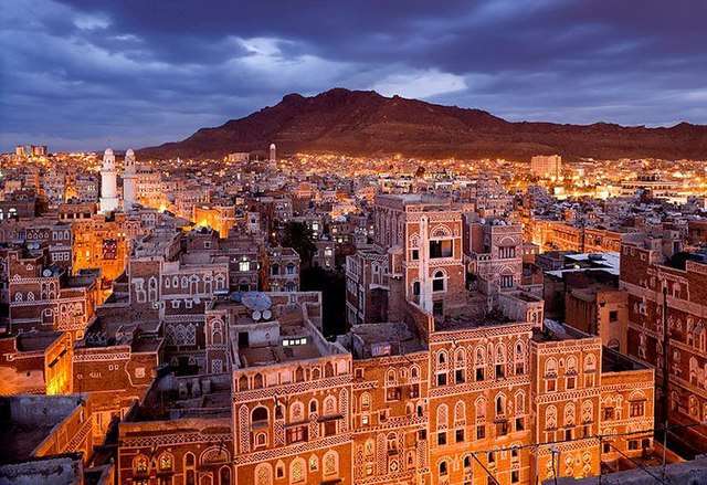 أكبر مستشفيات صنعاء يخرج عن الخدمة بسبب خلافات