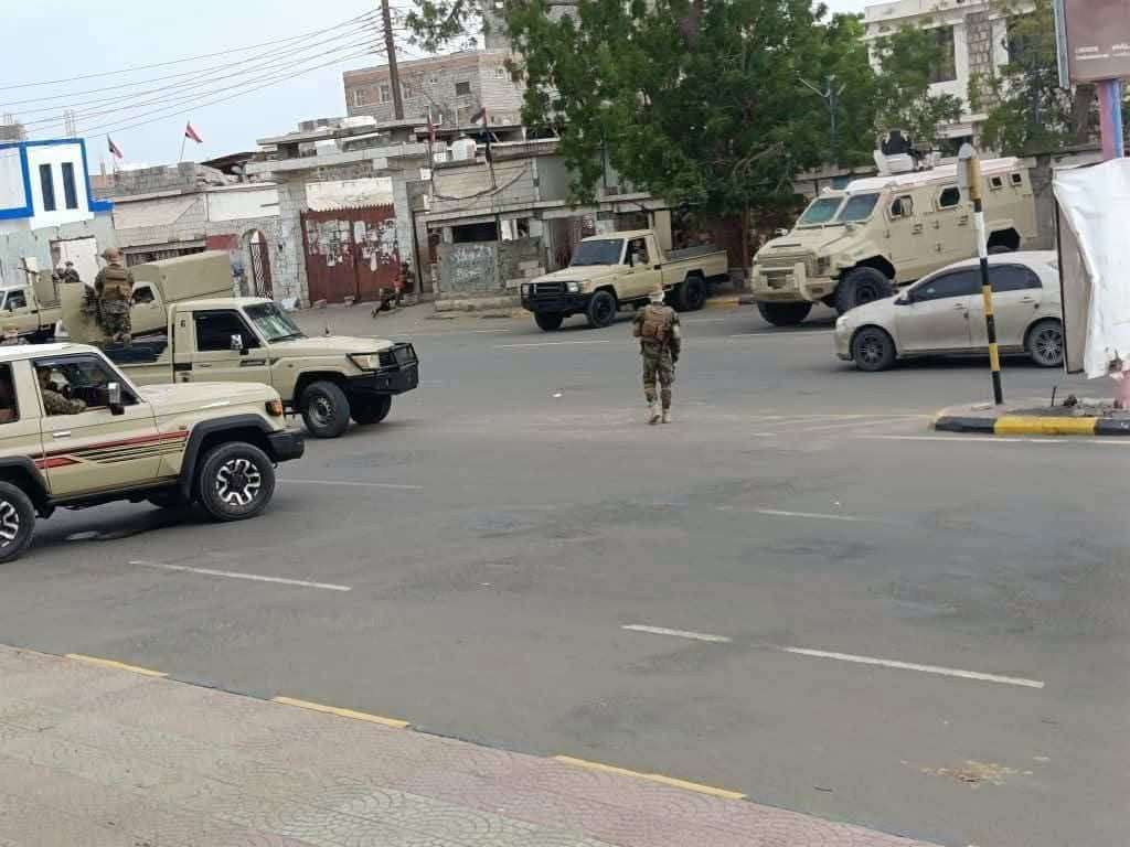 عاجل:تلاسن بين قيادات امنية تسبب باطلاق نار امام محافظ امنية داخل الاجتماع
