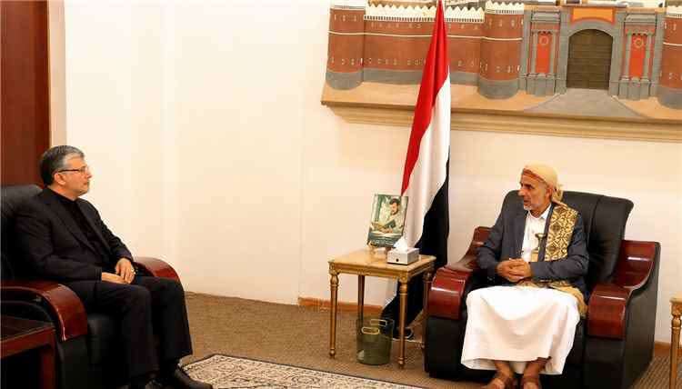 مراسل الجزيرة يفجرها ويكشف امر خطير من ظهور السفير الإيراني في صنعاء مراسل الجزيرة يفجرها ويكشف امر خطير من ظهور السفير الإيراني في صنعاء