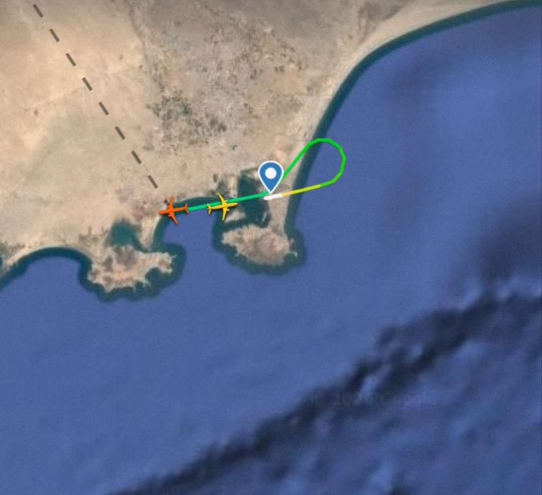 الرحلات مستمرة.. هبوط وإقلاع متزامنان في مطار عدن يؤكدان انتظام الحركة الجوية الرحلات مستمرة.. هبوط وإقلاع متزامنان في مطار عدن يؤكدان انتظام الحركة الجوية