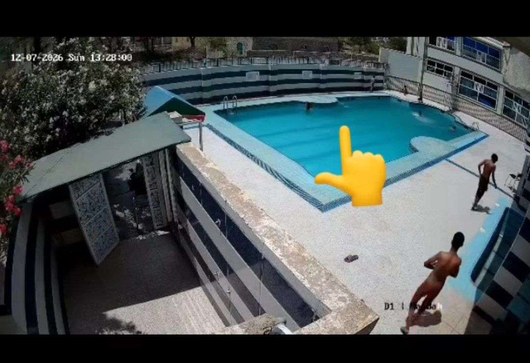 مطالبات بمحاسبة المقصرين بعد وفاة طفل داخل مسبح في تعز مطالبات بمحاسبة المقصرين بعد وفاة طفل داخل مسبح في تعز
