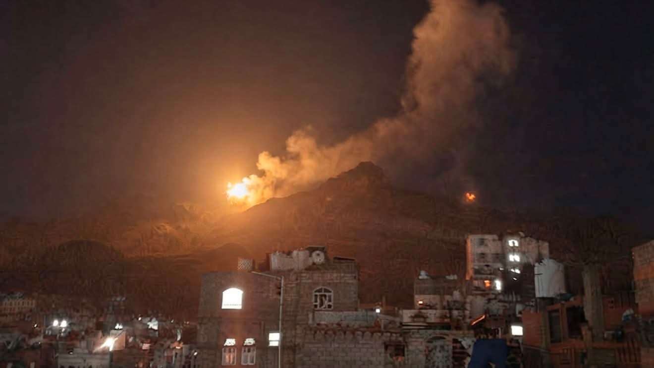 عاجل :غارة جوية تستهدف موقعًا للحو ثيين في صنعاء