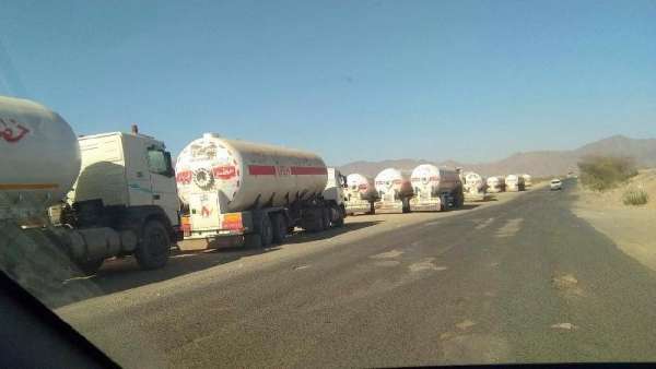 انفراجة مرتقبة.. عشرات شاحنات الغاز في طريقها إلى عدن