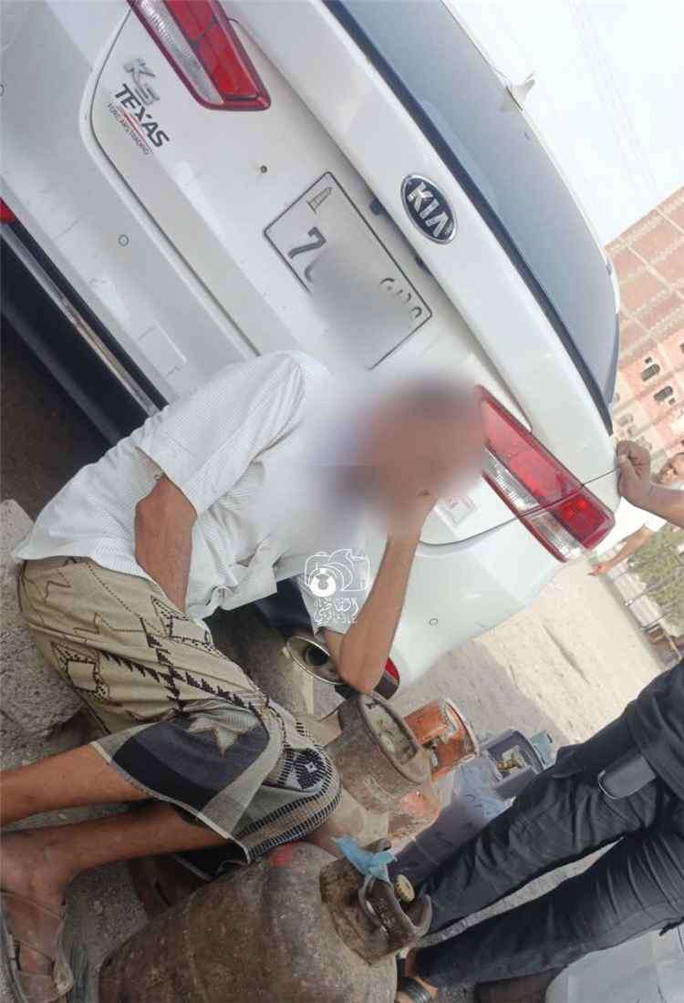 عدن تختنق بأزمة الغاز للأسبوع الثاني.. طوابير مرهقة وأسر تلجأ للمطاعم والسوق السوداء