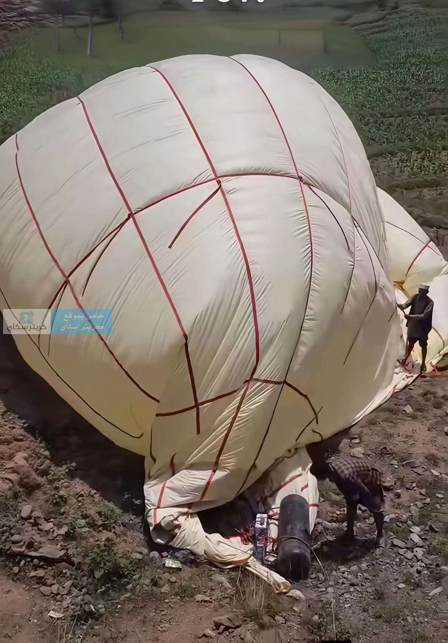 سقوط منطاد غامض يثير تساؤلات واسعة بين السكان
