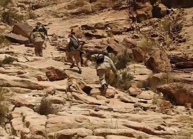 رصد تحركات لعبدالملك الحو ثي قرب نفق جبلي في صعدة