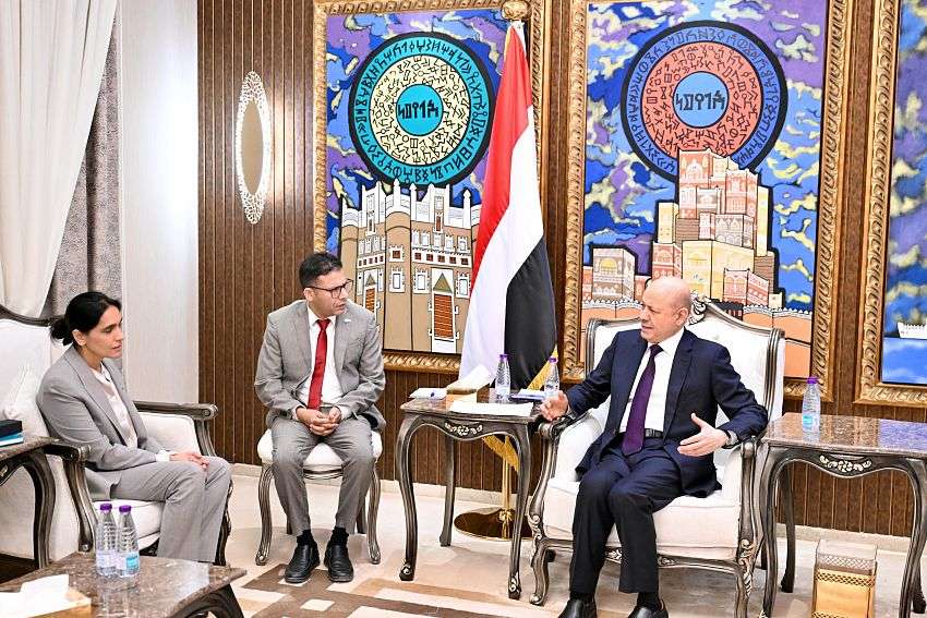 رئيس مجلس القيادة يؤكد للمجتمع الدولي ان الجماعة الحو ثية باتت حالة ميؤوس منها كشريك لصناعة السلام