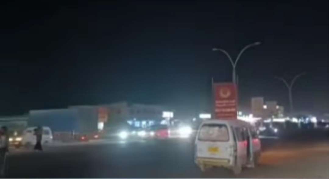 اتهامات لنقاط ليلية في لحج بفرض جبايات غير قانونية على سائقي القواطر