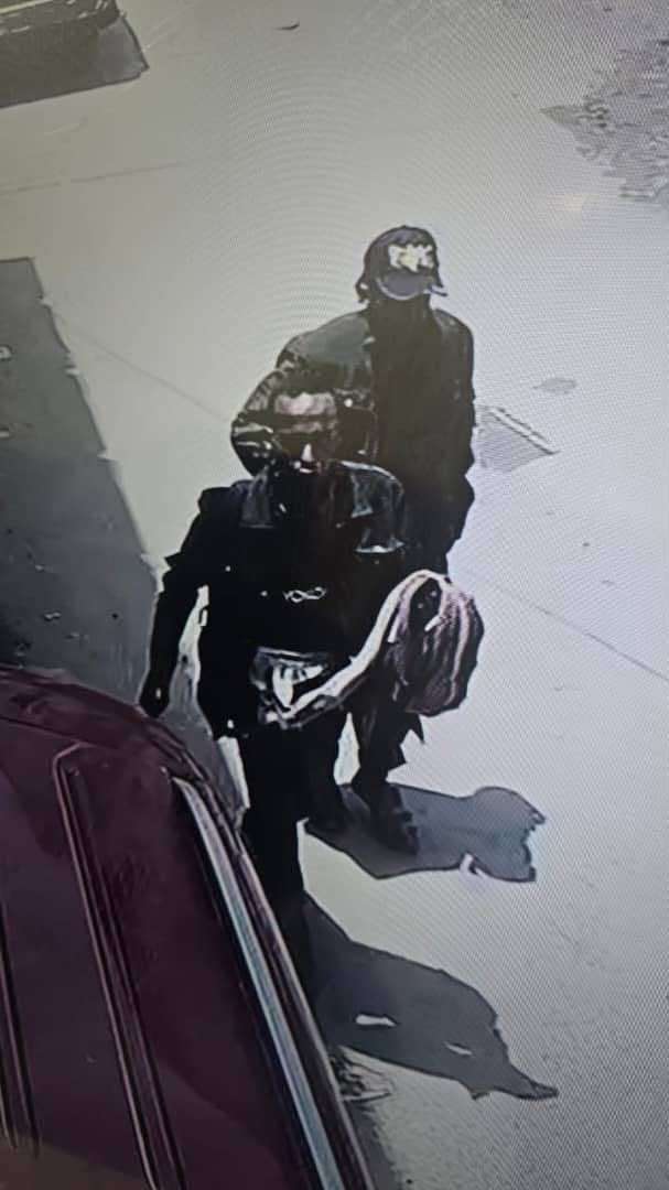 احتراف غير مسبوق.. لص يسرق هاتف مواطن بطريقة ماكرة أمام محكمة بصنعاء