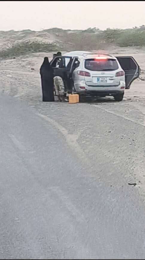 مناشدة أمنية وتحذير لسائقي النقل الثقيل من موقف متكرر على خط أبين – شبوة – المكلا مناشدة أمنية وتحذير لسائقي النقل الثقيل من موقف متكرر على خط أبين – شبوة – المكلا
