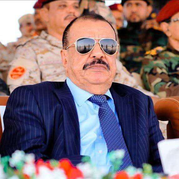 بن بريك يودّع صفة «نائب رئيس الانتقالي» ويظهر بصفته الجديدة كمستشار لرئيس مجلس القيادة الرئاسي بن بريك يودّع صفة «نائب رئيس الانتقالي» ويظهر بصفته الجديدة كمستشار لرئيس مجلس القيادة الرئاسي