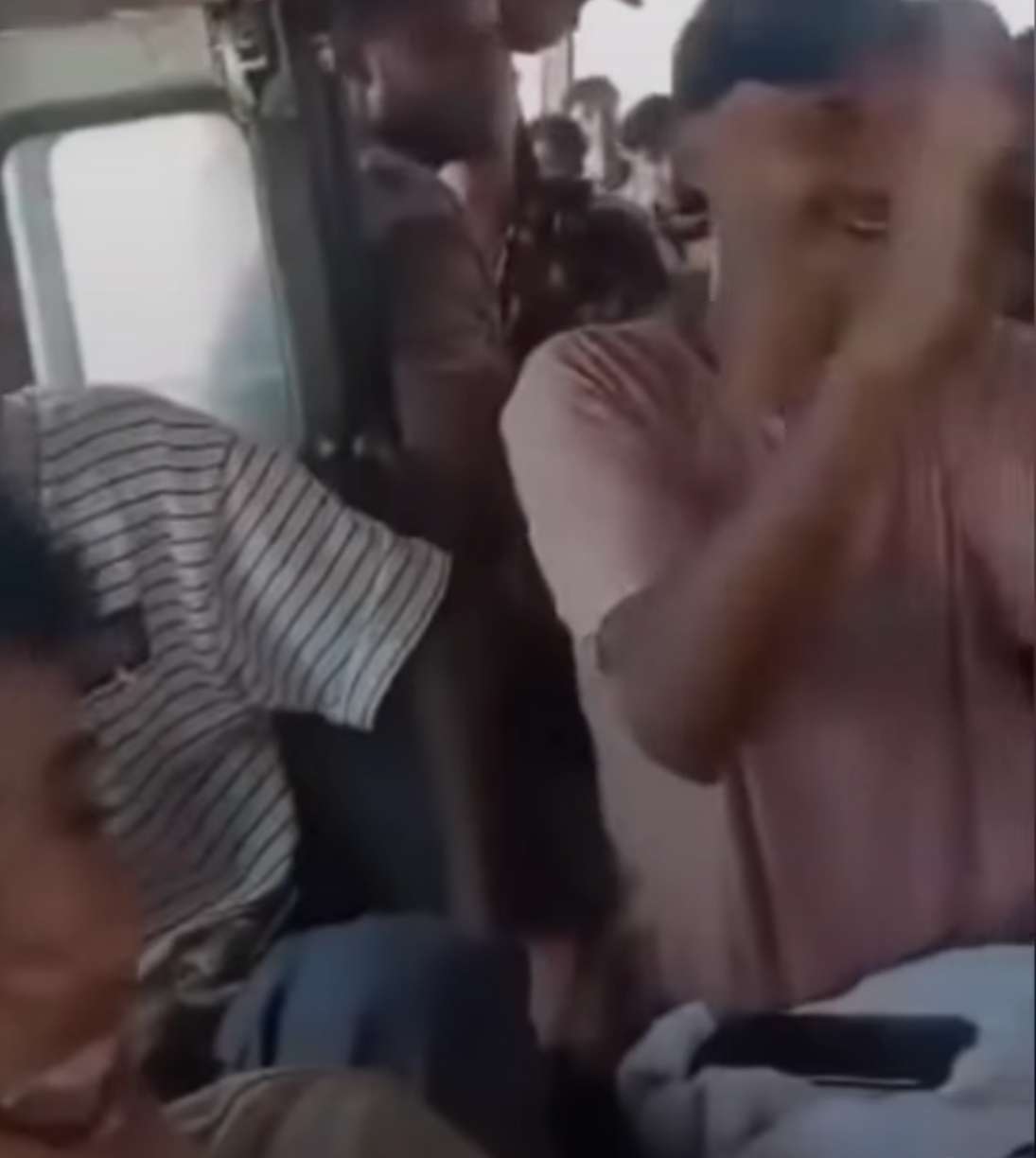 أهالي من عدن يطالبون بالتحقيق في شكاوى متدربين بتبوك: ذهبوا للتدريب وتعرضوا للسحل والتعذيب