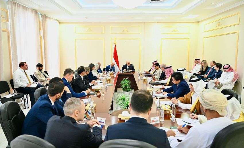 الرئيس العليمي : مرحلة الاعتداء بلا كلفة انتهت وعلى المجتمع الدولي دعم الحكومة لإنهاء التهديد