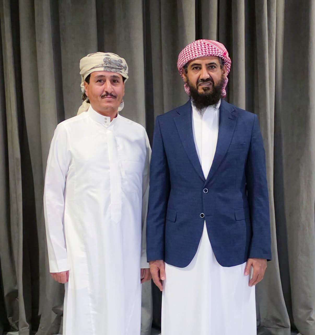 سياسي يمني من صعدة يكشف عن تفاصيل لقاء جمعه بالمحرمي سياسي يمني من صعدة يكشف عن تفاصيل لقاء جمعه بالمحرمي