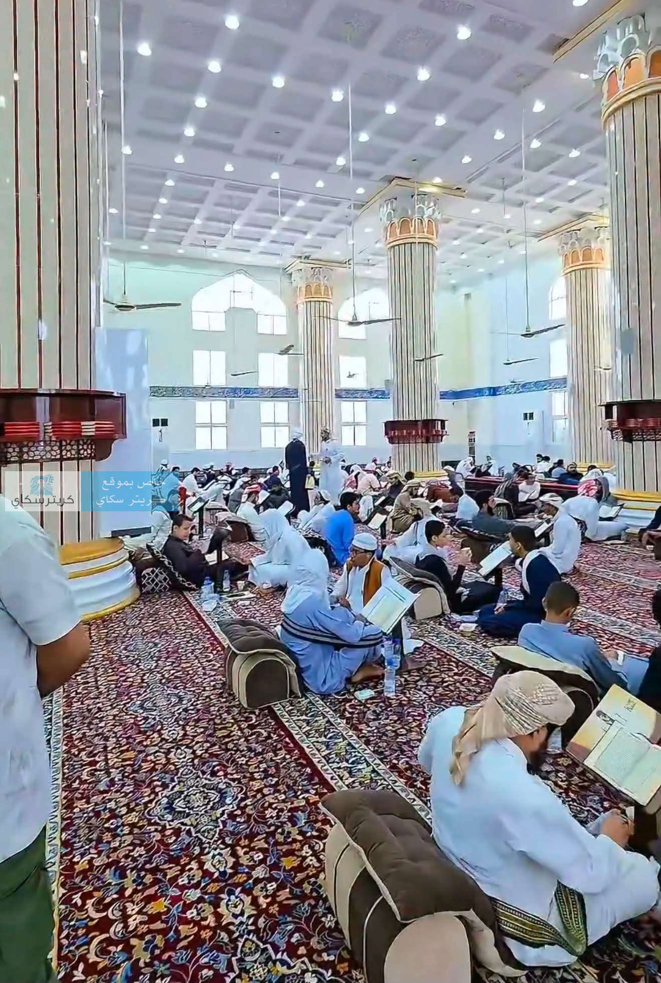 عدن تتزين بالقرآن.. 440 حافظًا وحافظة يجتمعون لتسميع كتاب الله عدن تتزين بالقرآن.. 440 حافظًا وحافظة يجتمعون لتسميع كتاب الله