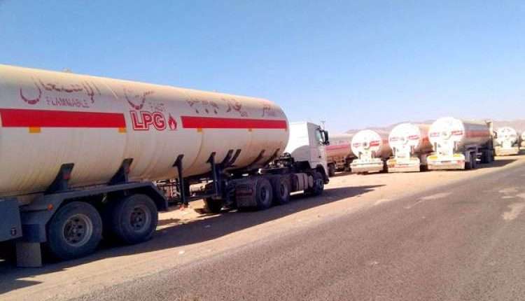 قطاع قبلي يعرقل وصول مقطورات الغاز إلى عدن
