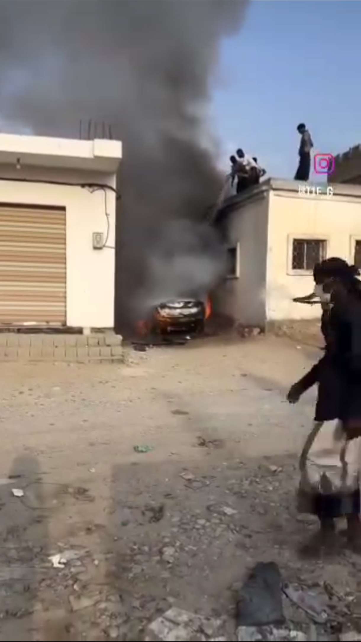 عاجل .. اندلاع حريق في سيارة بحي فوة في المكلا عاجل .. اندلاع حريق في سيارة بحي فوة في المكلا