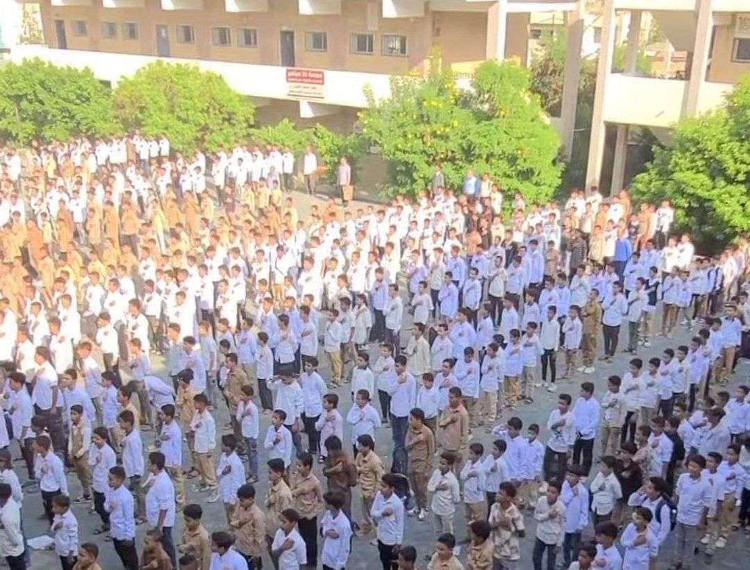 جدل في عدن حول بقاء أمهات طلاب الصف الأول داخل المدارس