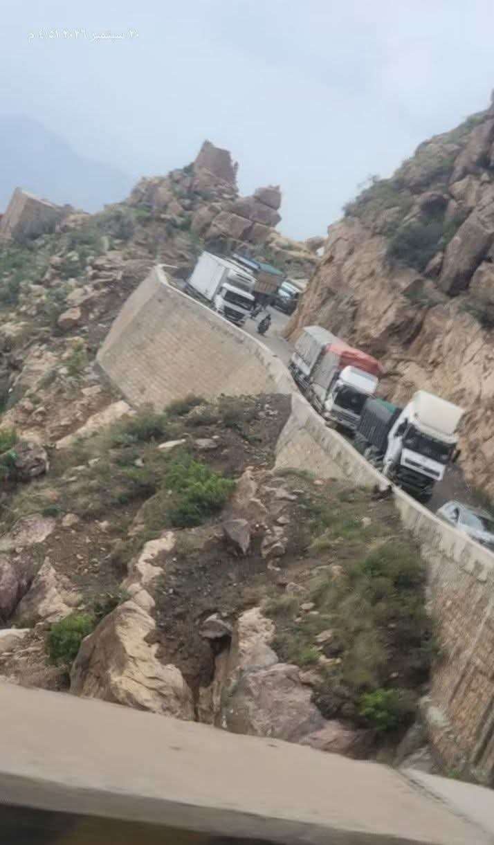 خبر يهم المسافرين.. طريقان مفتوحان بين عدن وتعز