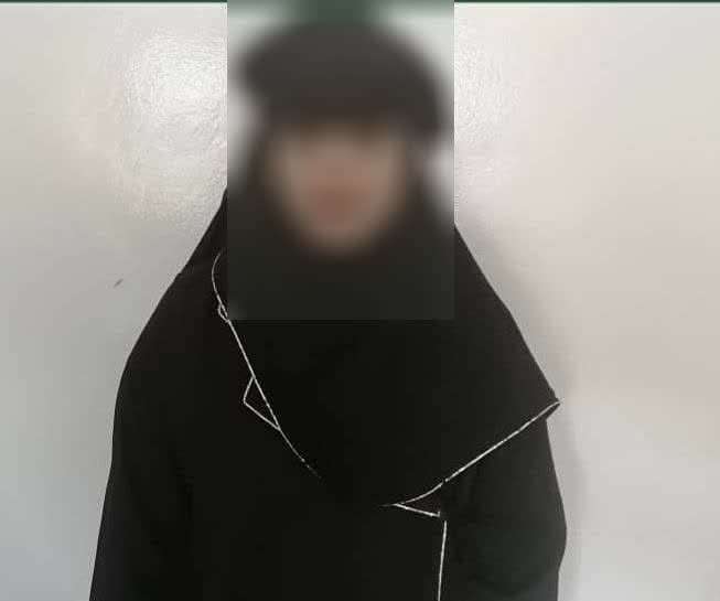 القبض على امرأة متهمة بسرقة مجوهرات الطالبات بالمدارس الأهلية بعدن