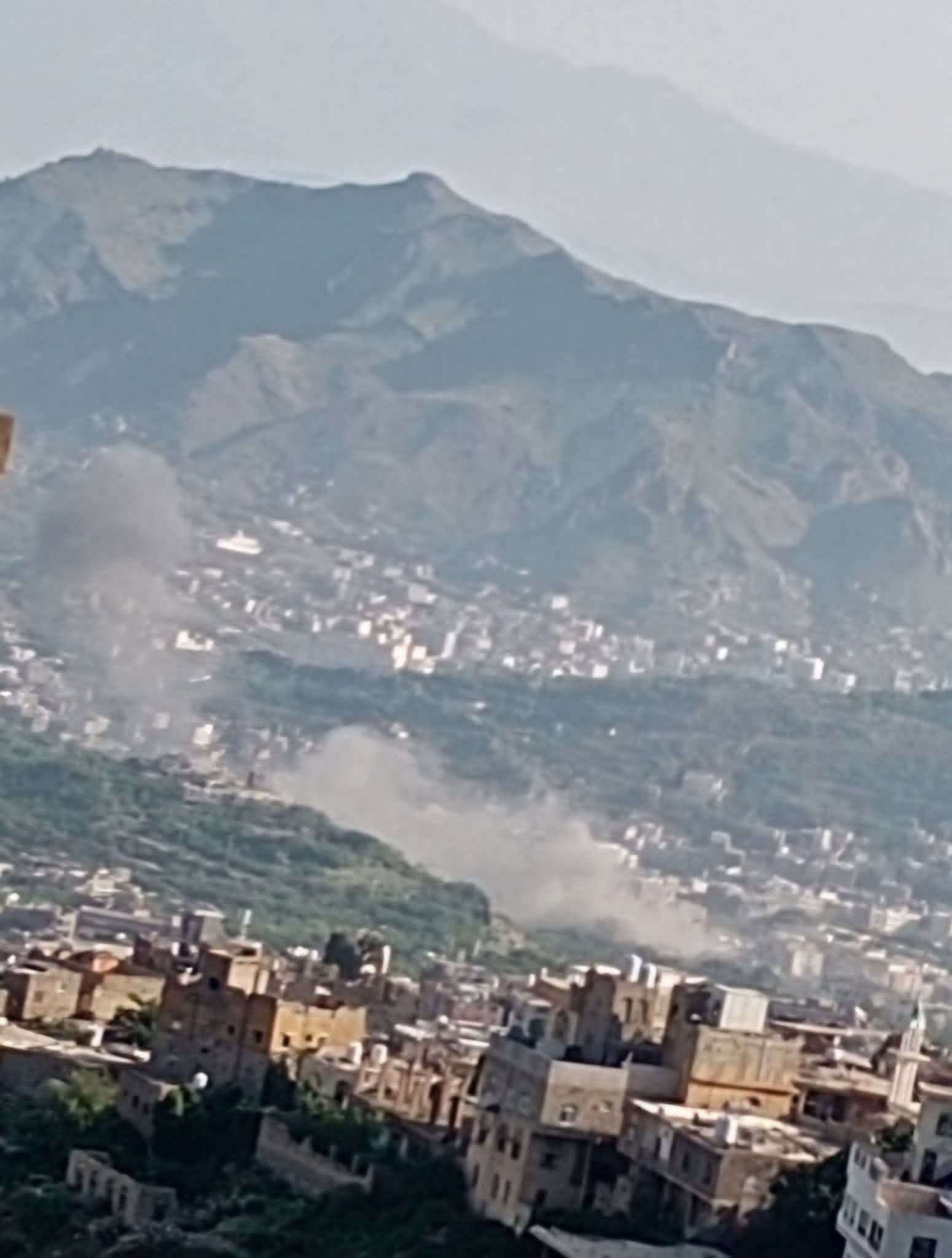 عاجل :غارات جوية تستهدف مصادر نيران شرق تعز