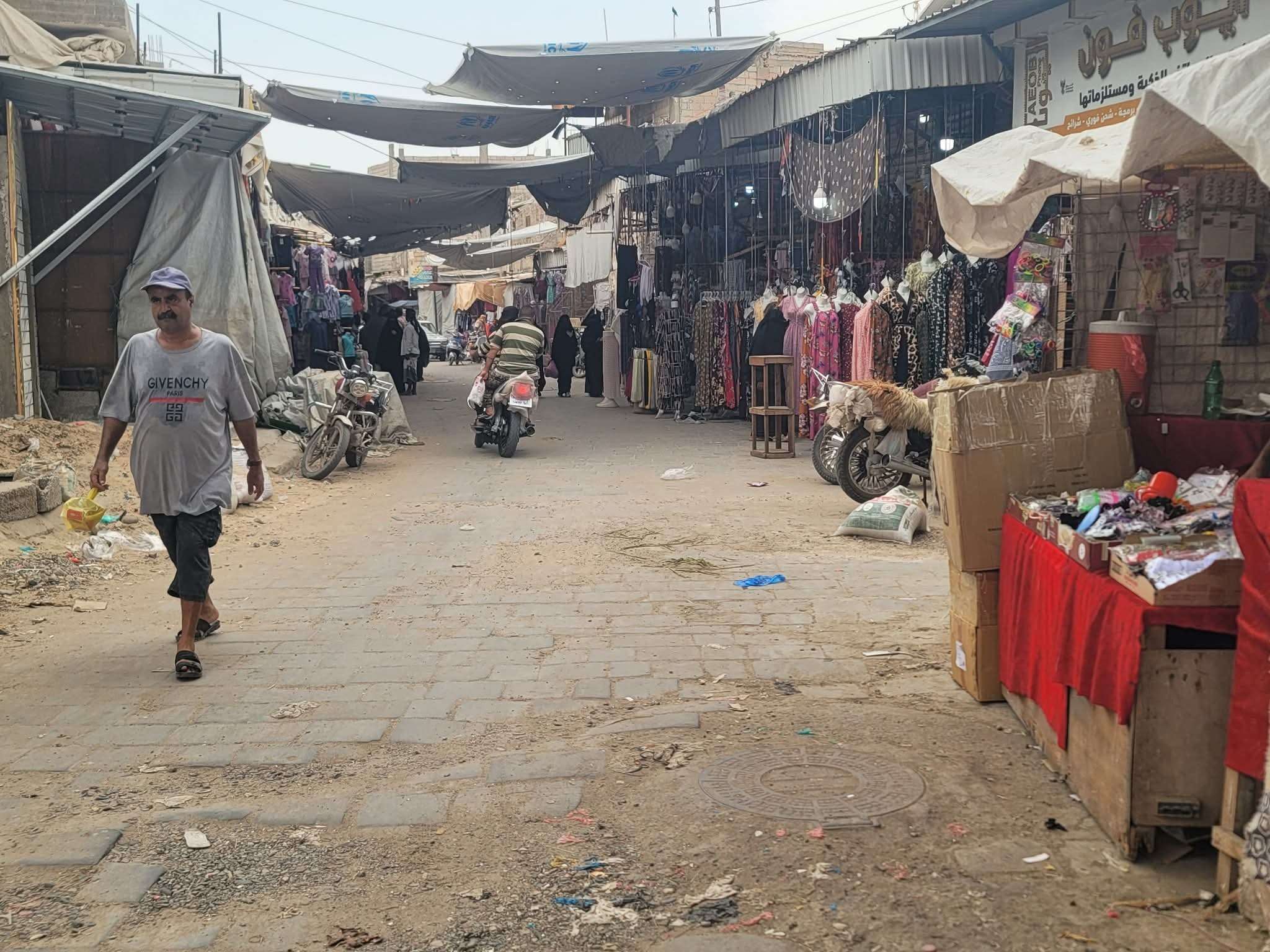 صحفي يدعو إلى التخفيف من أعباء الإيجارات ورفض التمييز ضد النازحين بسبب هذا الأمر
