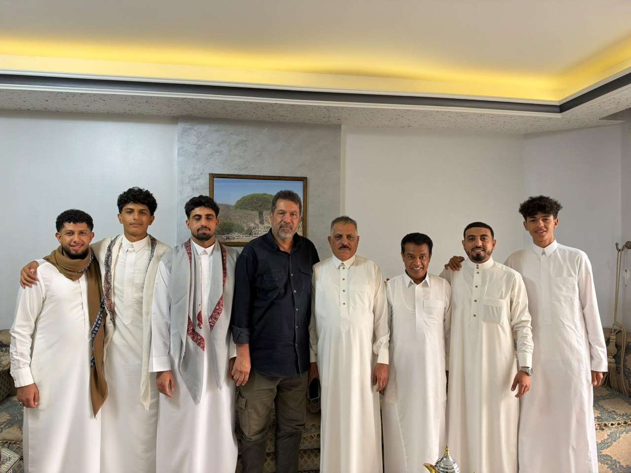 .تهنئة لرجل الأعمال محمد قايد الأسدي بمناسبة عقد قران ابنته