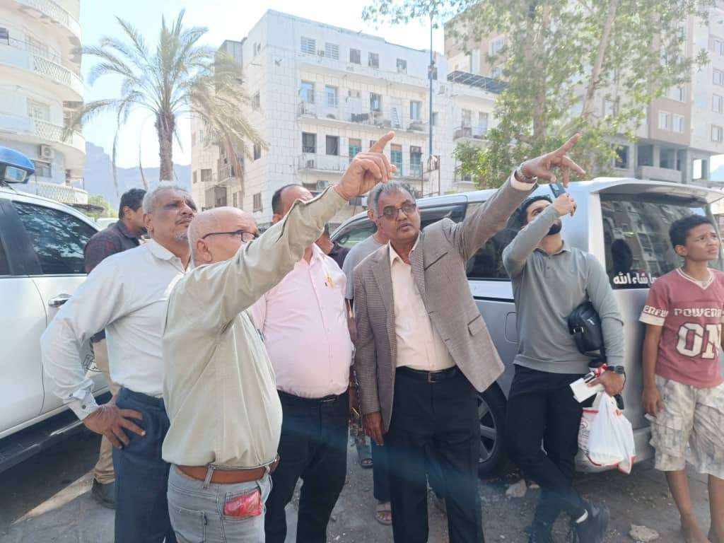 انهيار الشرفات في مباني قديمة بعدن ناقوس خطر بدأ يدق لكوارث قادمة مالم يتم تداركه