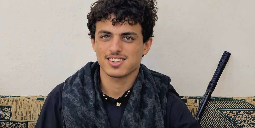 تعز.. استشهاد الجندي عمار موسى صليح بعد أيام من استشهاد والده في مواجهة مليشيا الحوثي تعز.. استشهاد الجندي عمار موسى صليح بعد أيام من استشهاد والده في مواجهة مليشيا الحوثي