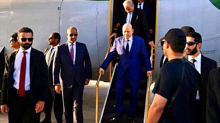 عاجل: وصول الرئيس العليمي الى عدن