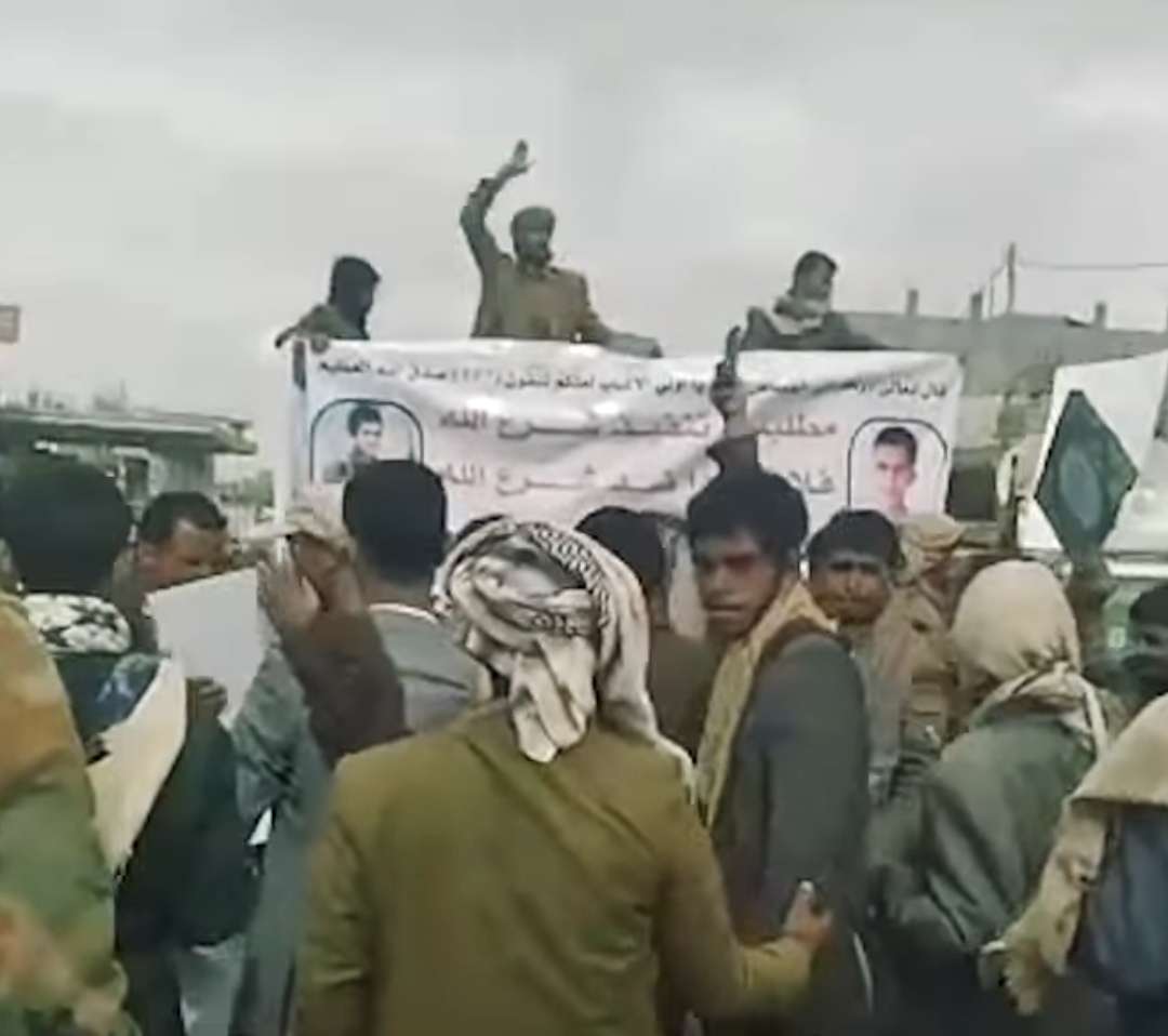 نكف قبلي كبير وتنصيب خيام للاعتصام ضد الحو ثيين في صنعاء