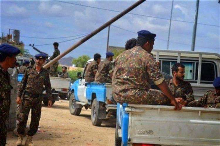 مسلح ينزل مواطن من سيارته ويقوم بسرقتها في ابين مسلح ينزل مواطن من سيارته ويقوم بسرقتها في ابين