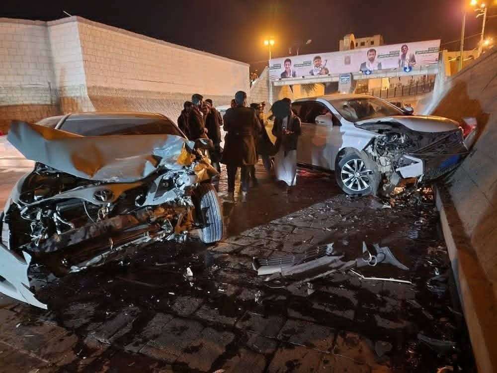 شاهد بالصورة .. حادث مروري مروع بصنعاء الليلة