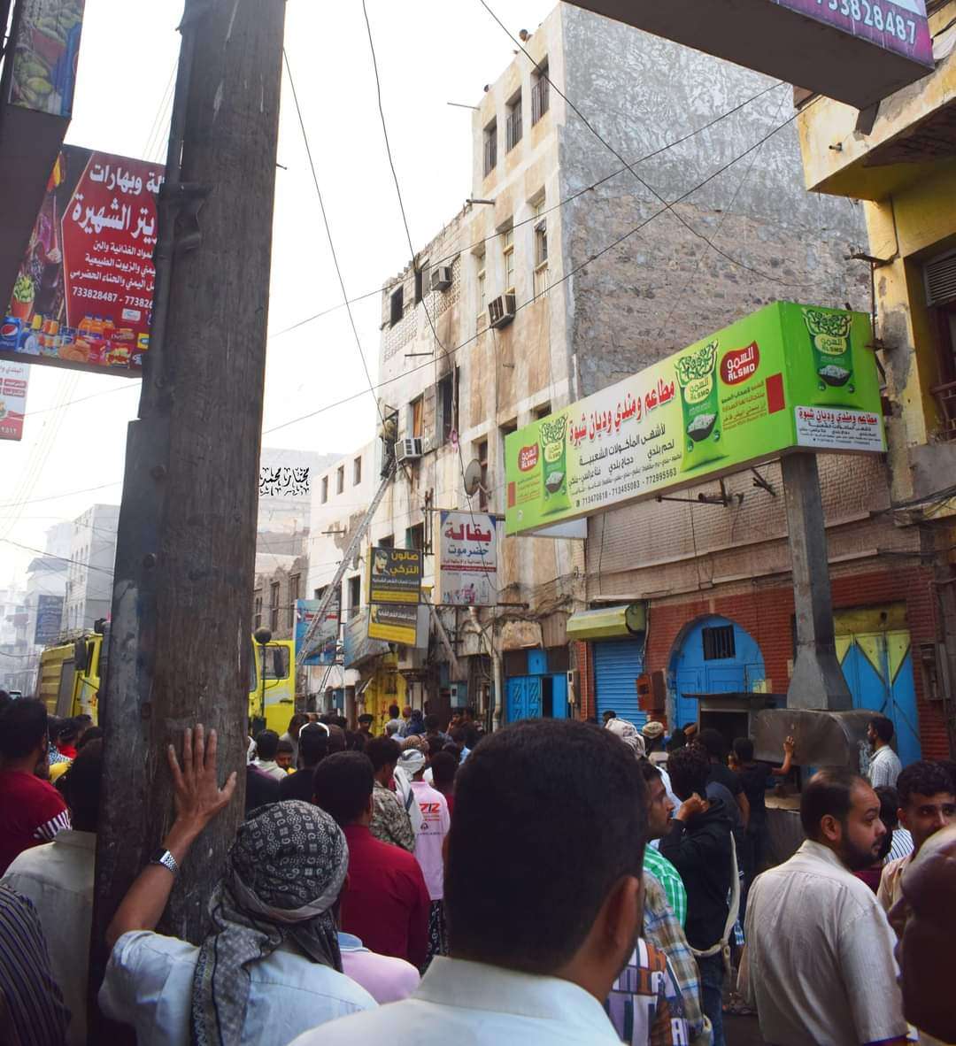 شاهد عيان يروي لكريتر سكاي تفاصيل جديدة حول احتراق اسرة بالكامل في عدن