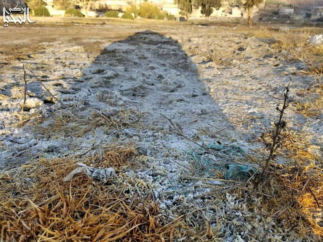 بالصور .. موجة صقيع تجتاح قرية جنوب غرب صنعاء