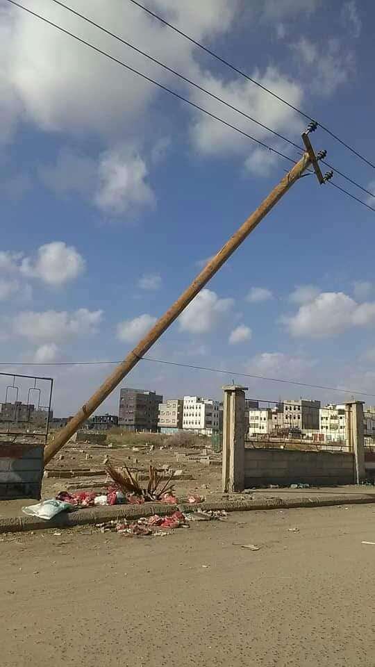 أمن عدن ينفي مزاعم البسط على أرضية ملعب بالتقنية ويحيل متسبب بحادث مروري بسيارة الشرطة إلى المجلس التأديبي